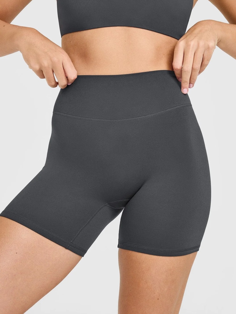 ONER ACTIVE SOFTMOTION HIGH WAISTED SHORTS 6" IN COAL (XS)